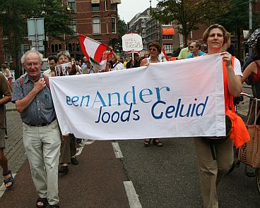 060722demo 110.jpg