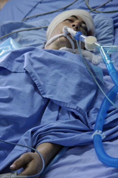 400_0___10000000_0_0_0_0_0_17_year_old_yousif_amira_at_the_ramallah_hospital__photo_by_anne_paq__activestills.jpg